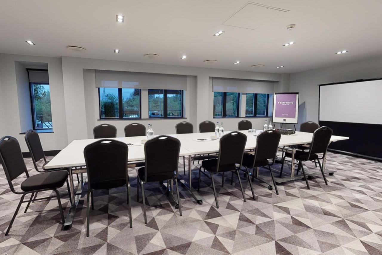 Holystone  Village Hotel Newcastle מראה חיצוני תמונה